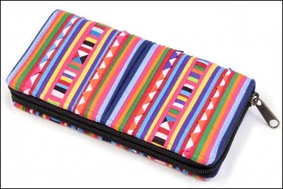 Je rentre chez moi et cherche mon (portefeuille).
Après quelques minutes de recherche, je le trouve sous le canapé.