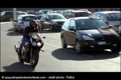 Dans le film "Ensemble, c'est tout", adaptation de l'excellent livre d'Anna Gavalda, quelle moto conduit Franck ?