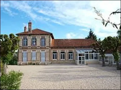 Ancienne commune de Bourgogne-Franche-Comt&eacute;, Laduz se situe dans le d&eacute;partement ...