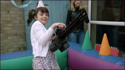 De qui HedyWeddy est-elle la soeur ?