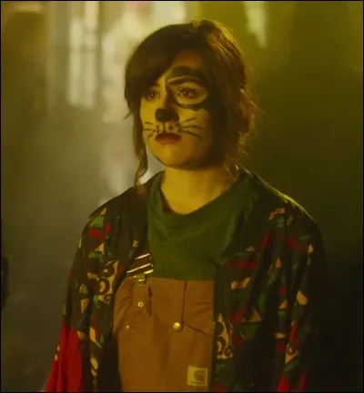 Comment s'appelle le personnage de Dodie dans "Let It Be" ?