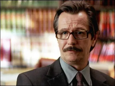 Comment s'appelle l'inspecteur avec lequel il parle le plus souvent ?