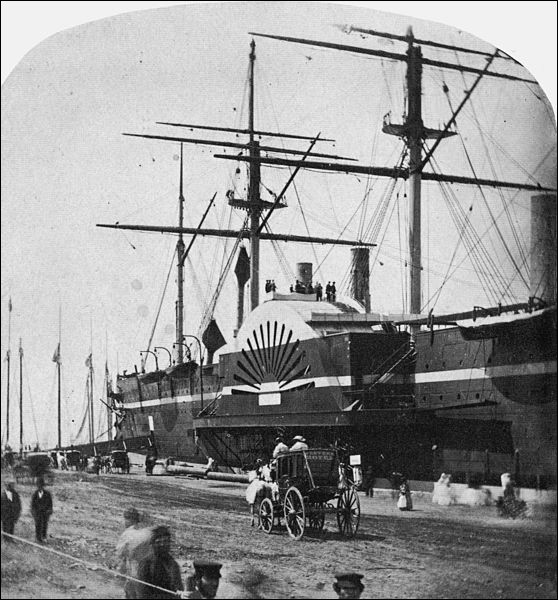 Il a été le premier navire de cette dimension et pendant 40 ans (1860-1899), il fut dans une catégorie à part. Il pouvait embarquer jusqu'à 4 000 passagers et possédait 6 mâts et 4 cheminées, ce qui en faisait un paquebot énorme pour l'époque.En 1864, il a accompli l'exploit de la pose du câble télégraphique d'Amérique en Angleterre !
