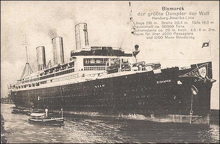 Ce navire de 291 mètres a été construit en Allemagne puis cédé à l'Angleterre par le traité de Versailles : en 1922, il était le plus gros paquebot et le demeura 13 ans jusqu'à l'arrivée du Normandie.Ce fut l'un des navires les plus rapides et luxueux de son époque : il possédait une salle à manger de deux étages !