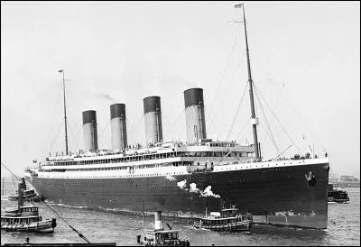 Voici le frère jumeau du Titanic qui a été jusqu'au Queen Mary (pendant 24 ans) le navire le plus imposant construit en Grande Bretagne. Il fera de nombreux transports périlleux de soldats pendant la 1ère Guerre mondiale.
L'entre deux guerre le verra transporter de nombreuses célébrités.