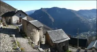 Petit village de 27 habitants, dans l'arrondissement de Foix, Lapège se trouve en Occitanie, dans le département ...