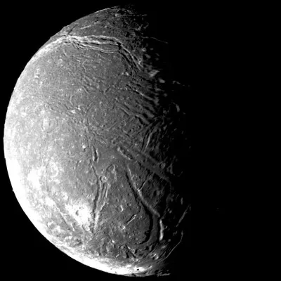 Quelle est la planète mère de Ariel ?