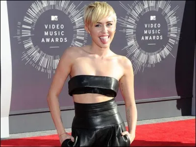 Elle a insulte une fan; preuve à l'appui ...elle dément ! C'est ...