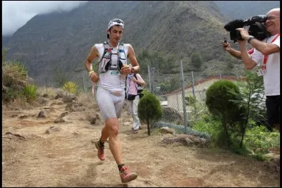 Qui est ce sportif professionnel espagnol, vainqueur de deux Grand Raid en 2010 et 2012 ?