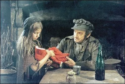 Il la raccompagna à l'auberge, et lui offrit la fameuse poupée ! Comment Cosette appela-t-elle cette poupée qui suscita la jalousie des filles des abominables aubergistes chez qui vivait Cosette ?