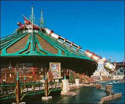 Space Mountain est à Fantasyland.