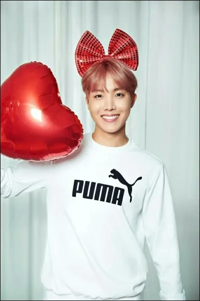 Quel est le vrai nom de J-Hope ?