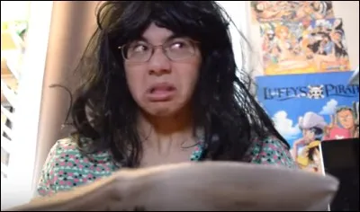 Avec quelle arme les parents de Kevin et Henry les frappent-ils ?