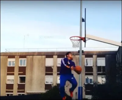 Dans quelle vidéo Kevin dit-il "Oh mon dieu, quel tir incroyable, regardons le ralenti." ?