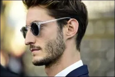 Y : Quel film a fait connaître Pierre Niney au grand public ?