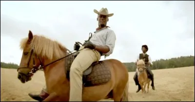 Complétez les paroles du couplet : 
"J'étais souvent dur et en colère / Oui, je n'aimais pas ... / J'avais du mal avec les horaires / À mes ennemis j'disais : "J'les aurai"
Je ne suis pas là pour décorer / Non, renoi, faut pas déconner."