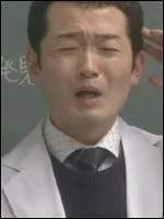 Que se passe-t-il au moment où le professeur de sciences se cogne la tête contre le tableau ?