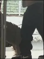 À cause de quoi lui et Makio ont-ils eu un contact la première fois ? Attention, il y a un piège.