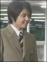 Pourquoi sourit-il ?