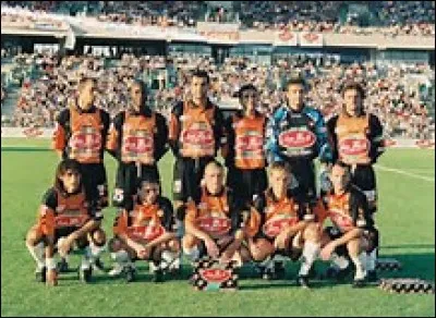 Contre quel adversaire le FC Lorient remporta-t-il son premier succès en D1 ?