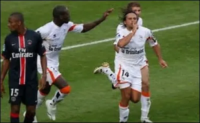 Pour son retour dans l'élite, le FC Lorient se paya le luxe de vaincre le PSG au Parc des Princes (2-3). Quel Lorientais fut l'auteur d'un fabuleux doublé ?