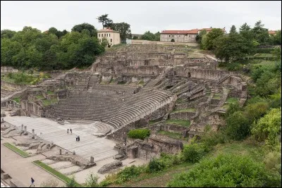 Dans quel quartier lyonnais, le musée gallo-romain se trouve-t-il ?