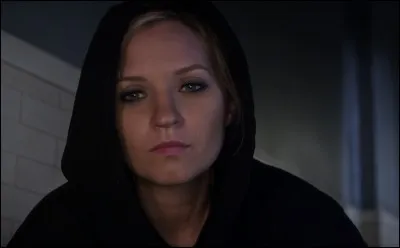 Qui peut-on voir à l'aéroport avec Charlotte ?