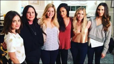 Qui sont devenus inséparables avant de revenir à Rosewood ?