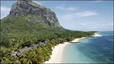 Pourquoi a-t-on décidé d'appeler l'île ''La Réunion'' pendant la Révolution ?