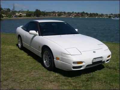 C'est une Nissan 180 SX.