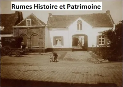 Quelle entreprise rumoise cette maison hébergeait-elle ?