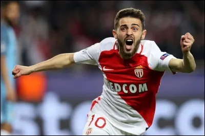 Troisième plus gros transfert de l'AS Monaco cette année avec 50 millions d'euros, dans quel club le Portugais Bernardo Silva est-il parti cet été ?