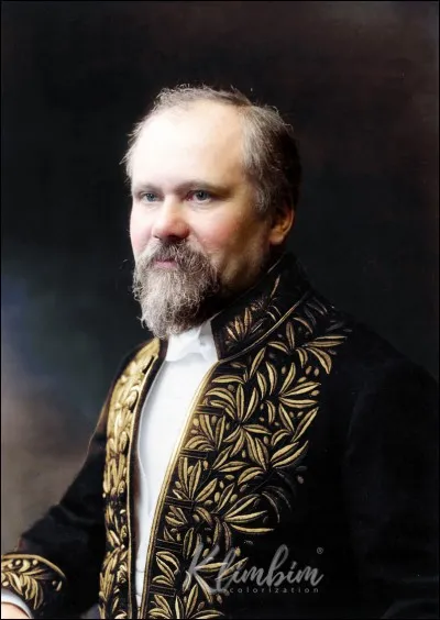 Président de la troisième République, j'ai été le président tout au long de la Première Guerre mondiale. Après mon septennat, j'ai été à deux reprises président du conseil. Qui suis-je ?