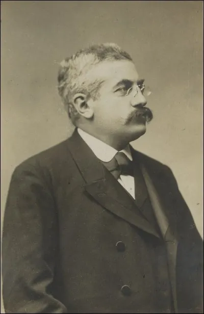 Président de la troisième République, il est le seul président sans étiquette. Elu en 1920, il démissionne au bout de 4 ans. Qui est-il ?