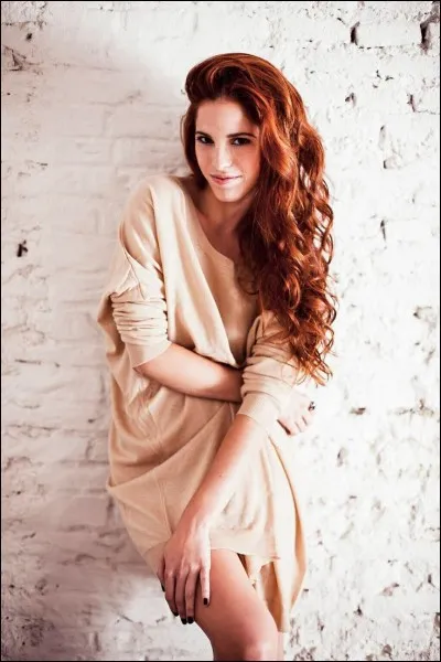 Comment s'appelle cette jeune fille ?