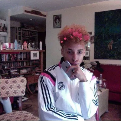 Comment s'appelle son frère ?