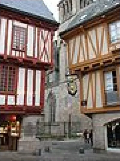 Quel est le nom de cette place ?