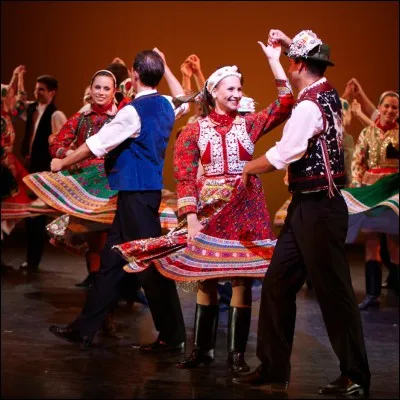 Qui a créé la ''Danse hongroise n°5'' ?