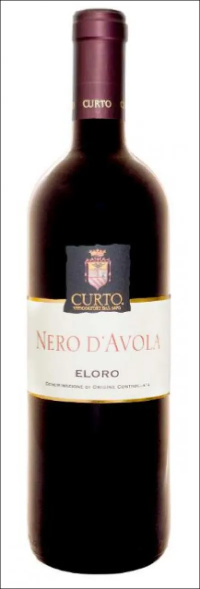 Eloro Nero d'Avola. Idéalement sur viandes et fromages affinés. Elaboré par la famille Curto depuis 1670 dans la région :