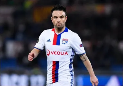 Resté 2 saisons à l'Olympique Lyonnais, Mathieu Valbuena quitte pour la deuxième fois la France après être parti au Dynamo Moscou. Cette année, le Français part en Turquie du côté du Fenerbahçe. Combien d'euros son transfert a rapporté à l'Olympique Lyonnais ?