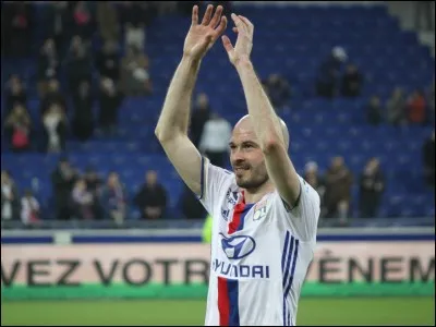 Combien la transaction de l'OL à l'OGC Nice, de Christophe Jallet a-t-elle rapporté à Lyon ?