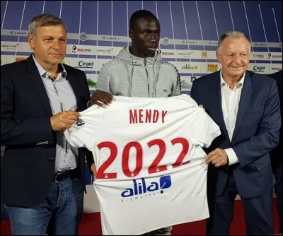 Venant du club de Ligue 2 du Havre, quel a été le montant du transfert de Ferland Mendy jusqu'à l'OL ?