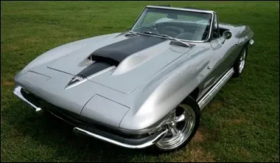 Autre légende d'outre-Atlantique, la corvette.
A quel modèle appartient celle-ci ?