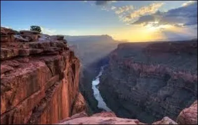 Dans quel État des États-Unis se trouve le Grand Canyon ?