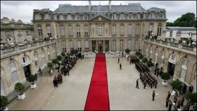 Dans quel bâtiment le président de la République française réside-t-il depuis 1878 ?