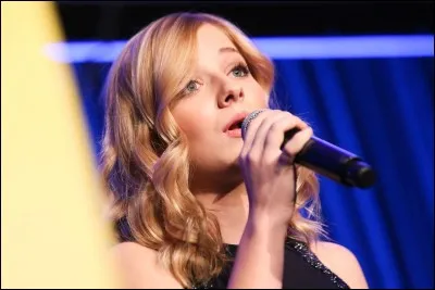 Qui a chanté "Sam Old Love" ?