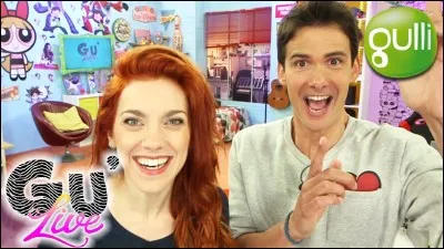 Comment s'appelle la fille, invitée de "Gu'live", présente sur la photo, à côté du présentateur ?