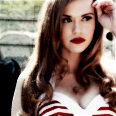 Dans "Teen Wolf", qui joue le rôle de Lydia Martin ?