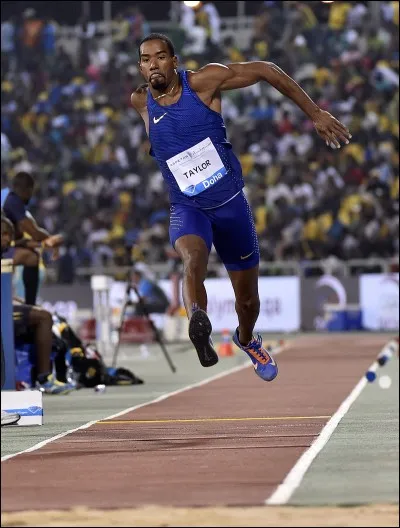 Combien y a-t-il de bonds dans le pentabond ?