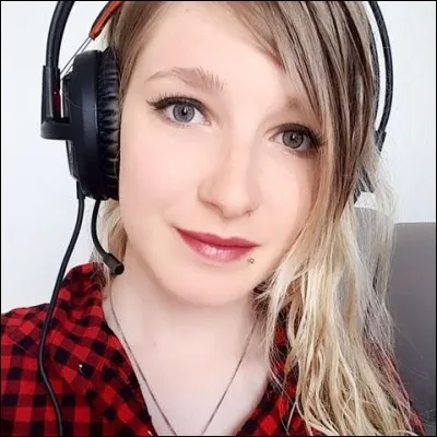 Quel est son pseudo sur Twitter ?